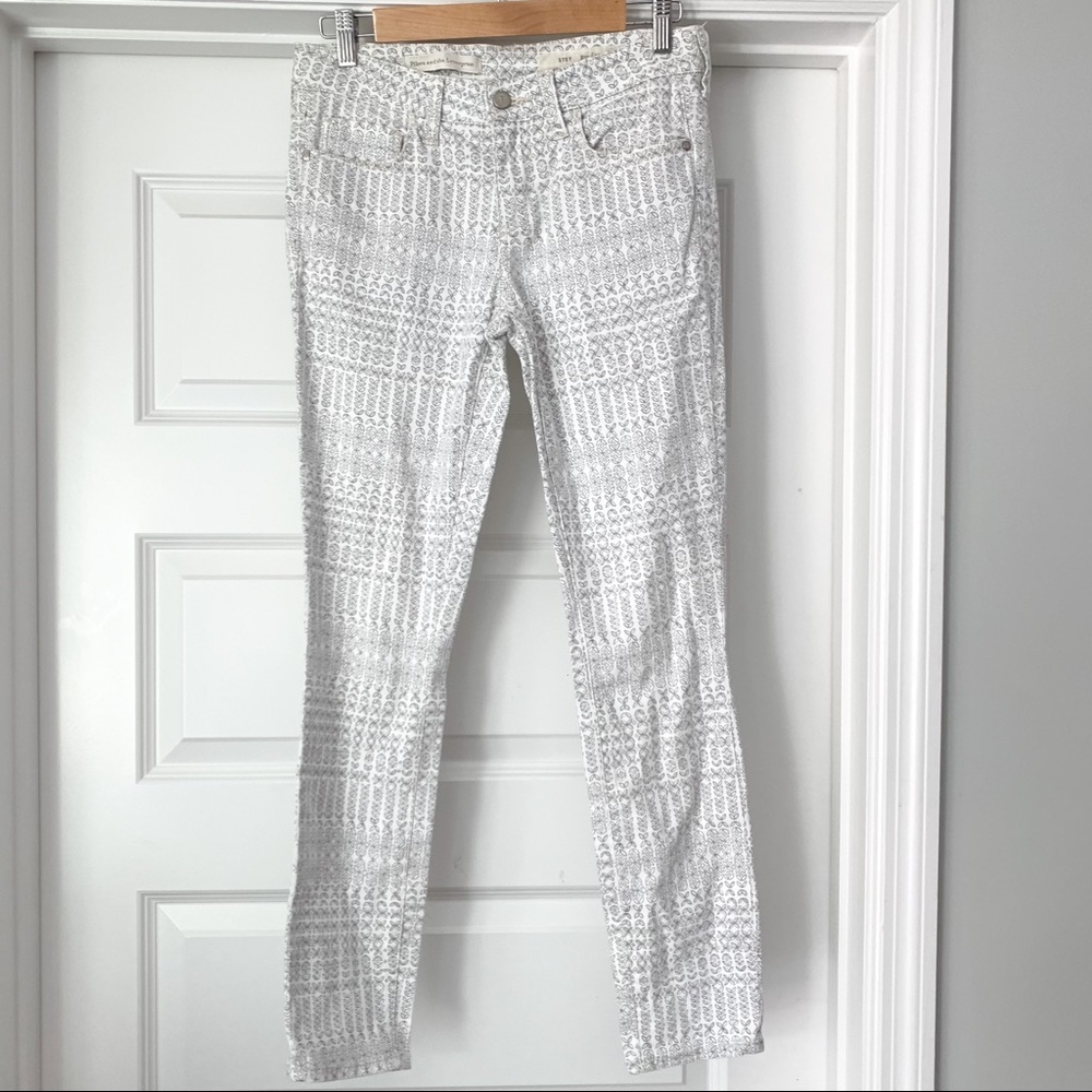 Pilcro and the letter press Stet white skinny jeans with gray design size 27